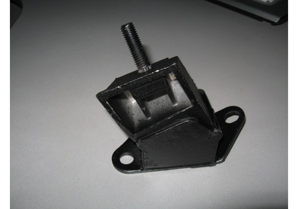 подушка трансмісії, опора коробки передач Renault 9, 11, 21, Super 5, Rapid 1.1, 1.4, 1.7, 7700755531